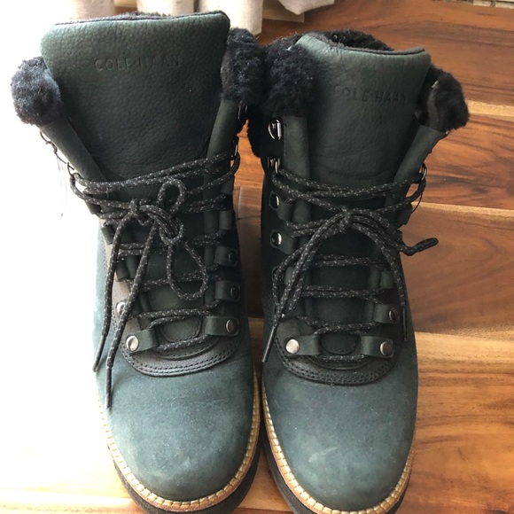 Women’s Cole Haan boots . Size 8 - Picture 3 of 5